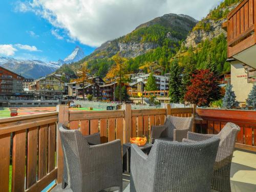 Apartment Whymper by Interhome, Pension in Zermatt