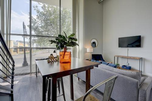 Frontdesk I Pointe on Rio Apts West Campus Austin