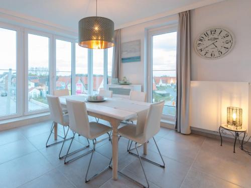 Apartment Pura vida with balcony by Interhome in Bredene