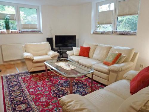 Apartment Donau by Interhome in โดเนาเอส์ชินเกน