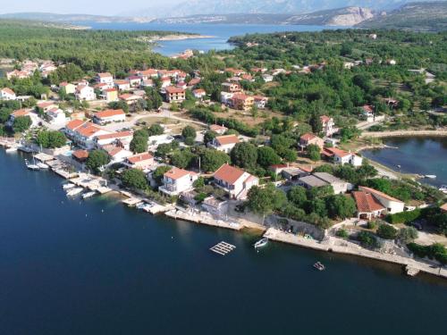 Holiday Home Ana-2 by Interhome in 奧布羅瓦茨