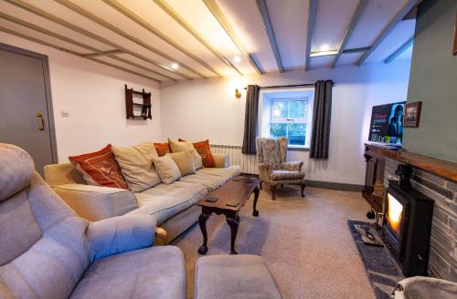 Country Cottage In The Dyfi Valley