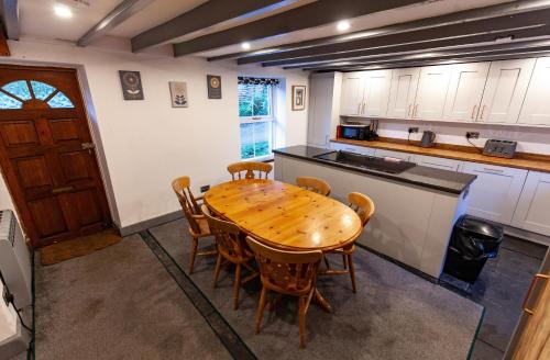 Country Cottage In The Dyfi Valley