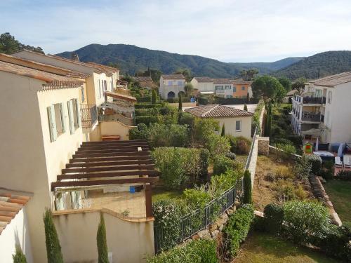 Apartment Le Clos des Vignes by Interhome in La Mole