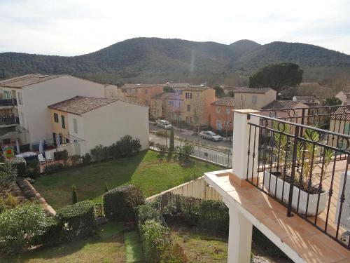 Apartment Le Clos des Vignes by Interhome in La Mole