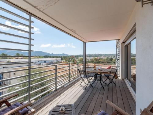 Apartment Les terrasses di Fiori by Interhome