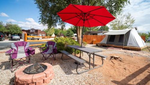 FunStays Glamping Setup Tent in RV Park #1 OK-T1