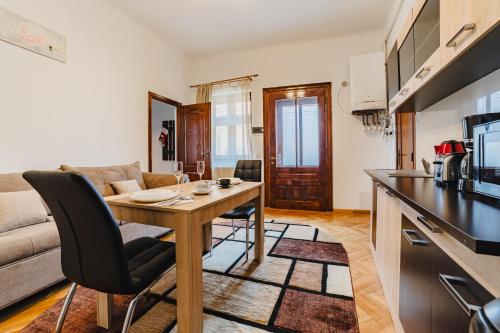 Old City Lux - image 2