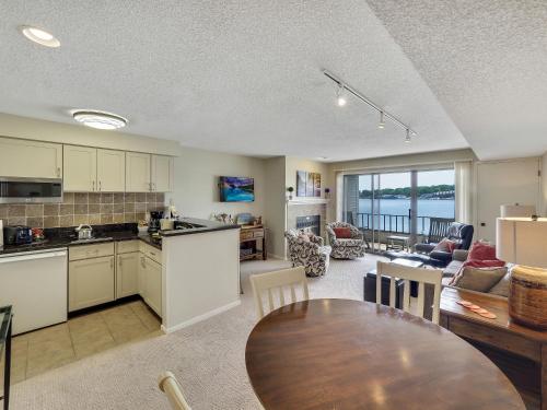 228 Edgewater Inn in Charlevoix, USA