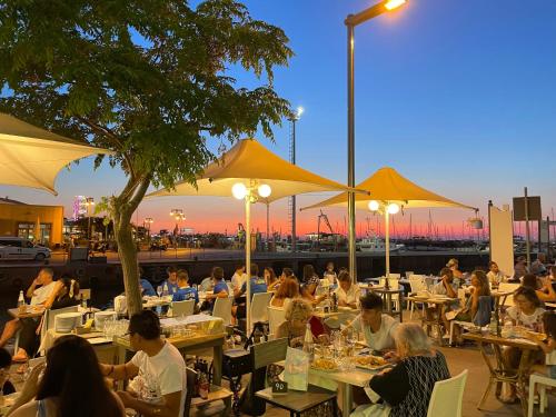 레스토랑, Holiday Thea & Residence in 카톨리카