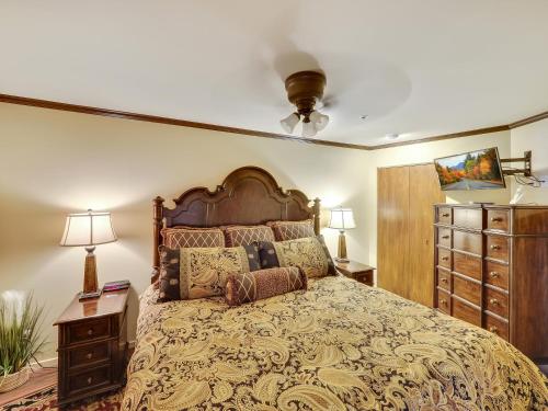 234 Edgewater Inn in Charlevoix, USA