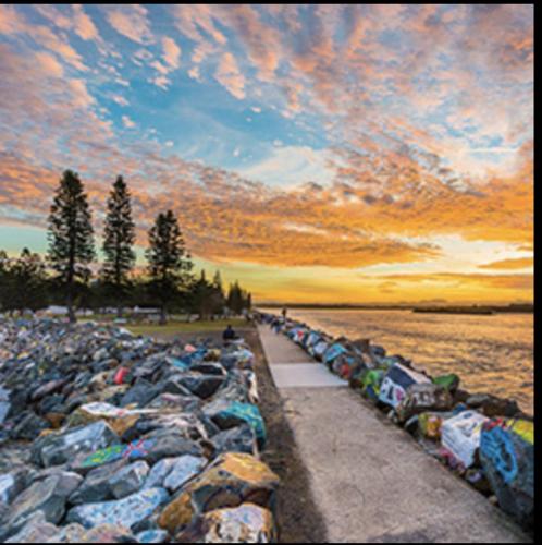 Sunnyside Retreat - Walk to Beach , enjoy the sound of waves and birds