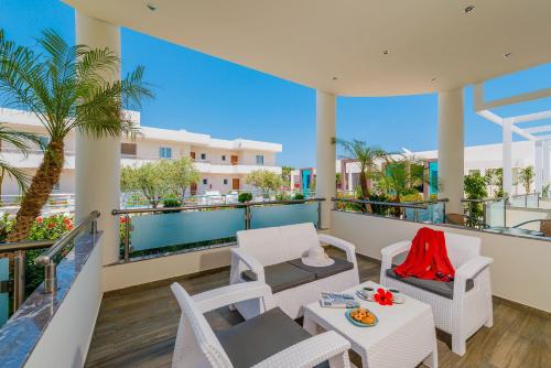 AFANDOU BAY SUITES HOTEL Room Type - One-Bedroom Suite (3 Adults)