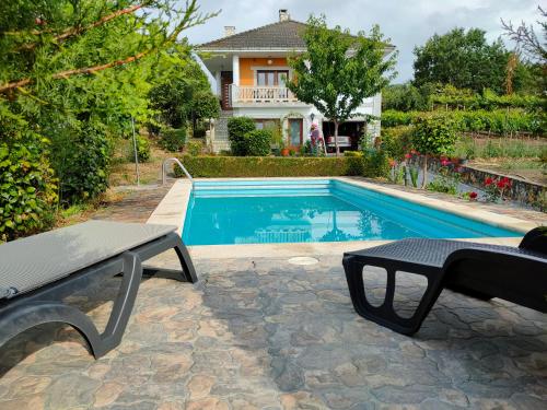 Villa con piscina en Pantòn Ribeira Sacra Galicia Ideal para familias