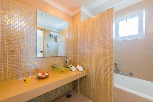 AFANDOU BAY SUITES HOTEL Room Type - Family Suite with Side Sea View