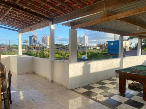 Ótima casa com piscina em Praia Grande