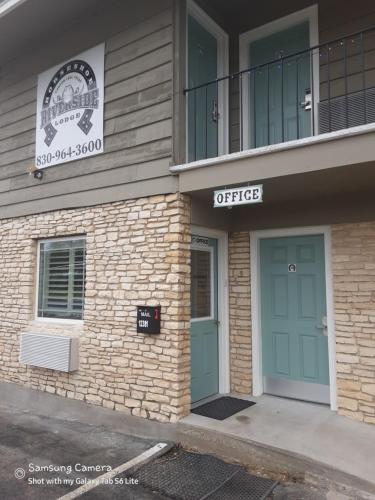 Horseshoe Riverside Lodge - 숙소 외관