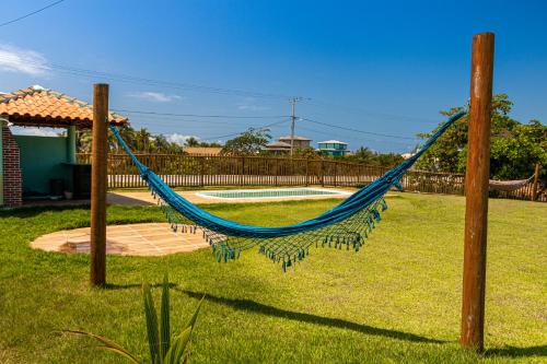 Casa em Village dentro de Condomínio