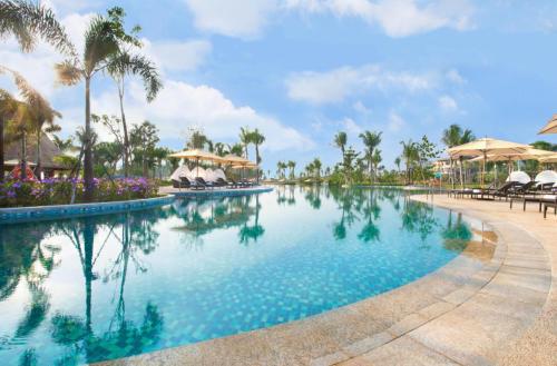 Swimming pool, Shangri-La Sanya in Sanya