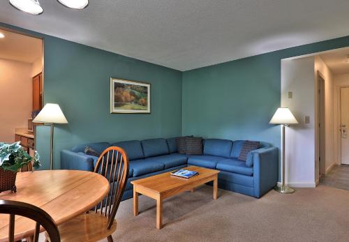 Cedarbrook Queen Suite 102 - image 4