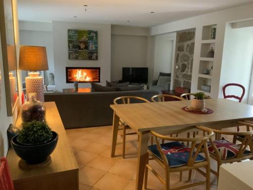 Gorgeous 2BR converted barn, Serra da Estrela gîte à louer Curvaceira