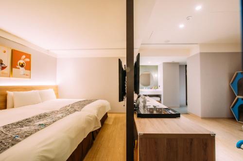 Standard Family Room - Child-Friendly