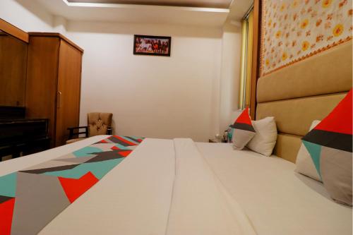 FabHotel Baba Residency