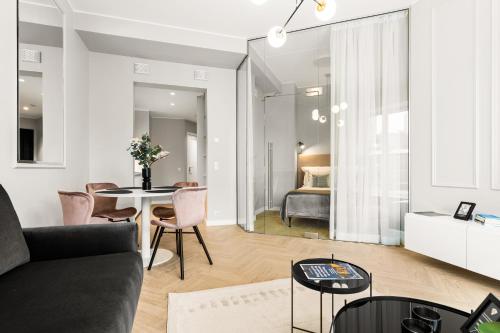 Bob W Ambassador in Lower Town