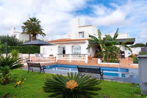 VILLA ABBA, POOL & SEA VIEWS gîte à louer Mahon