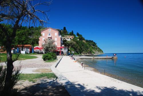 Hotel Fiesa - image 11