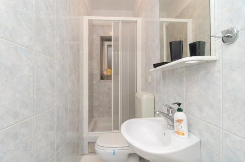 Apartments Davor - image 12