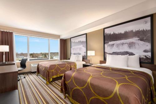 Super 8 by Wyndham Thompson in Thompson (MB)