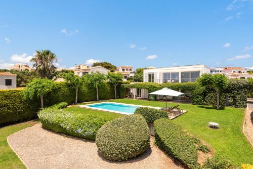  Villa moderna de 3 habitaciones con vistas al mar! in Cala Llonga