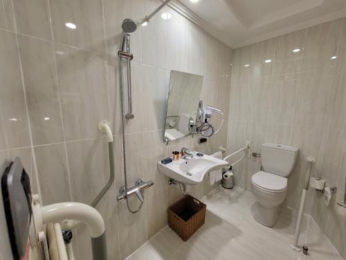 331091570 Wyndham Grand Izmir Ozdilek Thermal & Spa
