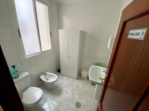 Hostal Alvarez - image 9