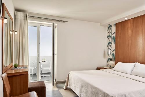1 queen bed