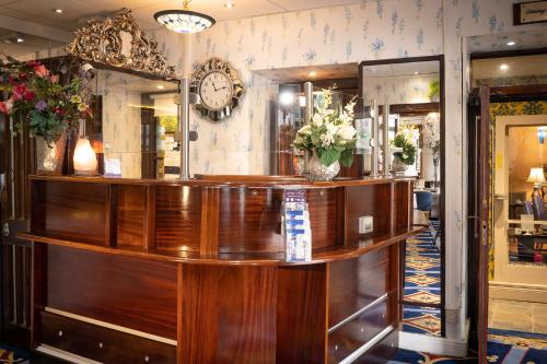 Ashley Hotel - image 6