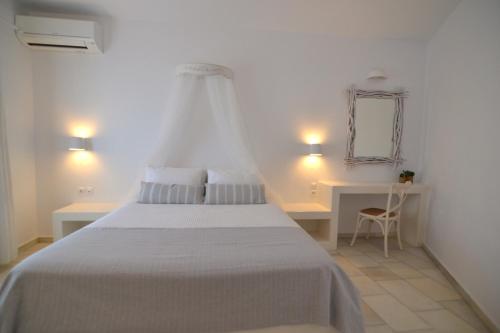 Artemis Hotel in Antiparosa