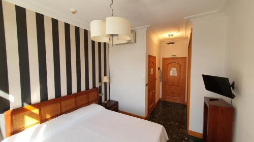 Hostal Ansonea Room Type - Double Room with Private Bathroom