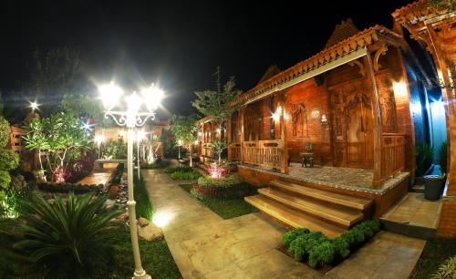 Balcony/terrace, Joglo Jawa Jepara in Pengkol