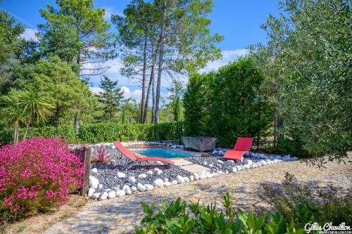 Villa de 2 chambres avec piscine privee et jardin clos a Villecroze gîte à louer La Villard