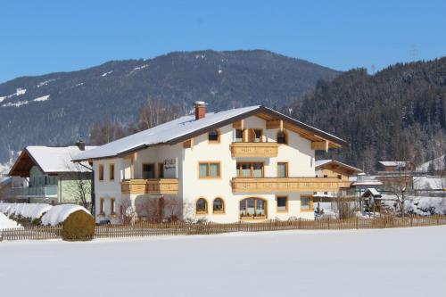Appartement-Gästehaus Ursula in Flachau, Österreich