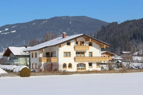Appartement-Gästehaus Ursula in Flachau, Österreich