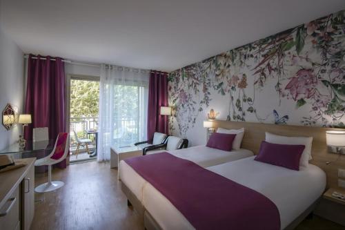 Hotel Chambord - image 4