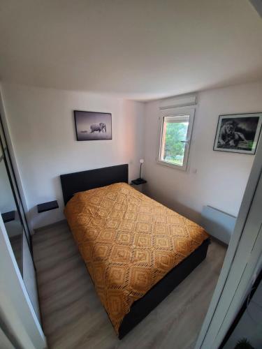 Guestroom, Appartement St Raphael neuf - Residence privee avec Piscine & Tennis in Vallon de Coste