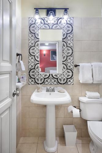 331108638 Hotel la Perla Leon