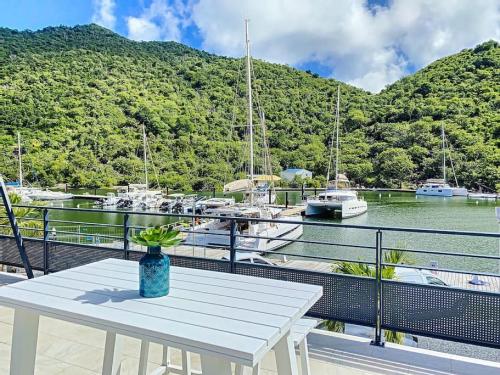 Marina Beach 2, between Anse Marcel marina and beach - Location saisonnière - Anse-Marcel