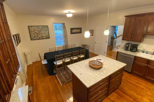 Thomson Farm Classic Home Less Than 10 Mi to Vineyards! in Leesburg, USA