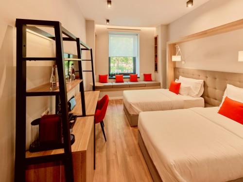 Up Hotel Budapest - image 9