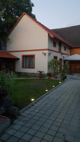 Otto's Guesthouse in Prejmer